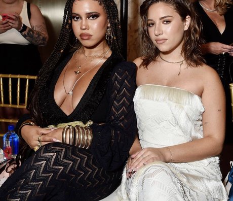 vollbusige teen-onlyfans XXX HD