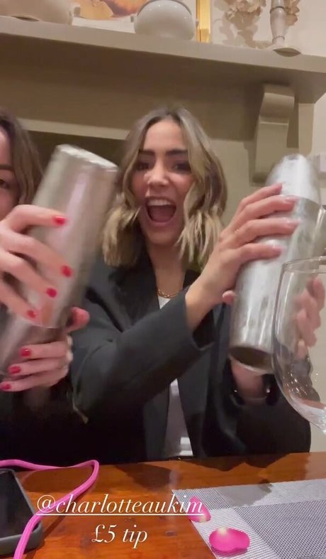 Frankie Bridge Nacktpornos von OnlyFans geleakt