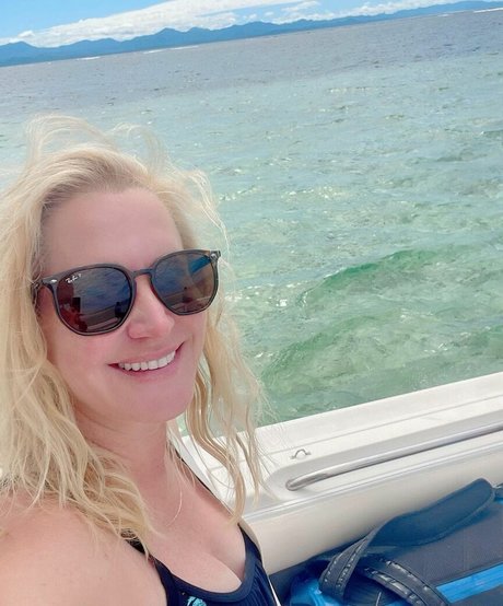 Angela Kinsey OnlyFans-Bild