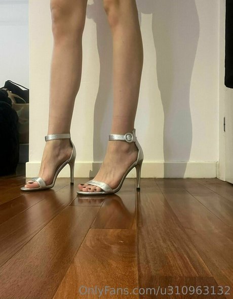 flora99f OnlyFans-Leak