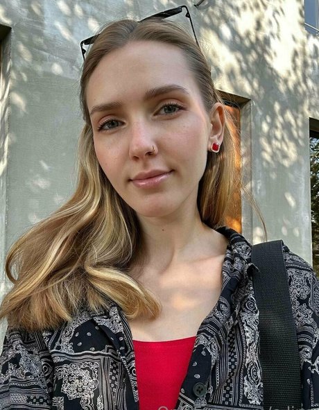 e lina Leaked Porn OnlyFans