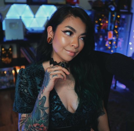 Aileen Senpai Nacktpornos auf OnlyFans