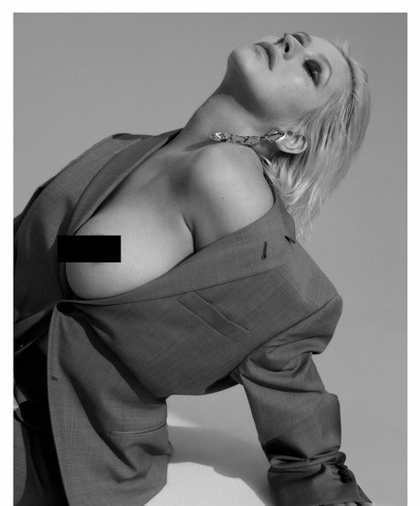 trans xxx onlyfans schön nackt Hinter-den-Kulissen