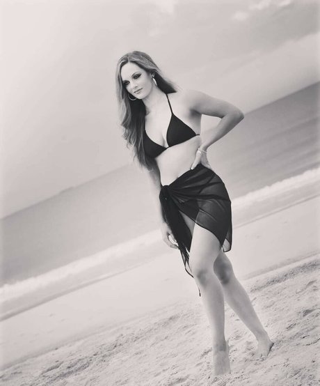 Anna Jay Strip OnlyFans