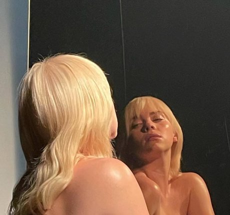 Billie Eilish OnlyFans Bilder
