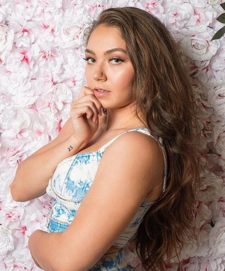 fitness-body onlyfans Aktbilder Sammlung