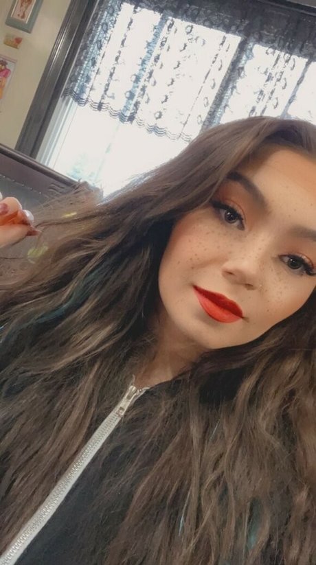 Skye Dolecki Nacktpornos auf OnlyFans