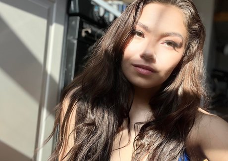 asiatisches piercing nur fans nackt Shot