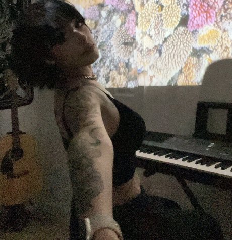 Redroomromance OnlyFans Fotos