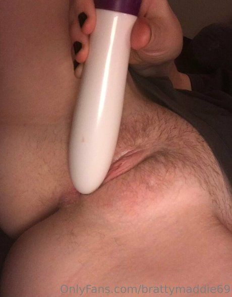 brattymaddie666 OnlyFans Nacktbilder