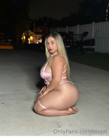 Stephanie Reyes OnlyFans X