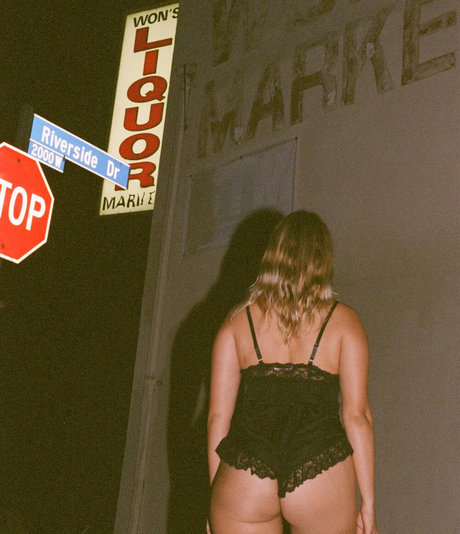 Whitney Moore OnlyFans Fotos