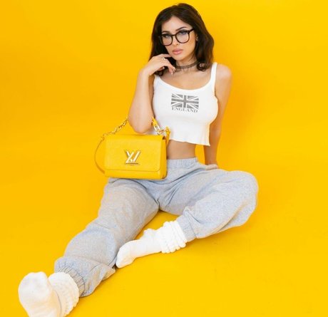 Sssniperwolf OnlyFans Bilder