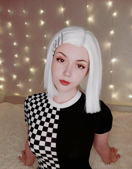 Anastasia Komori OnlyFans-Inhalte