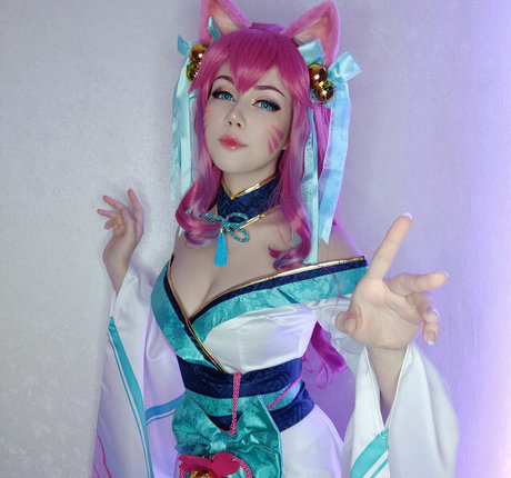 Anastasia Komori Neue geleakte OnlyFans-Inhalte