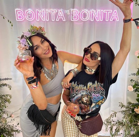 The Bella Twins_ OnlyFans-Pornos