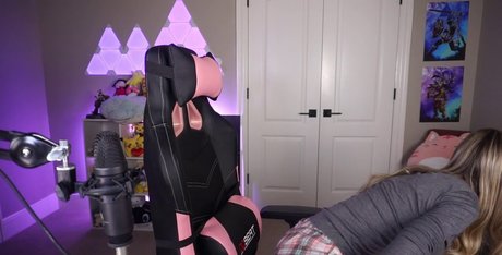 Dizzykitten Nacktpornos auf OnlyFans