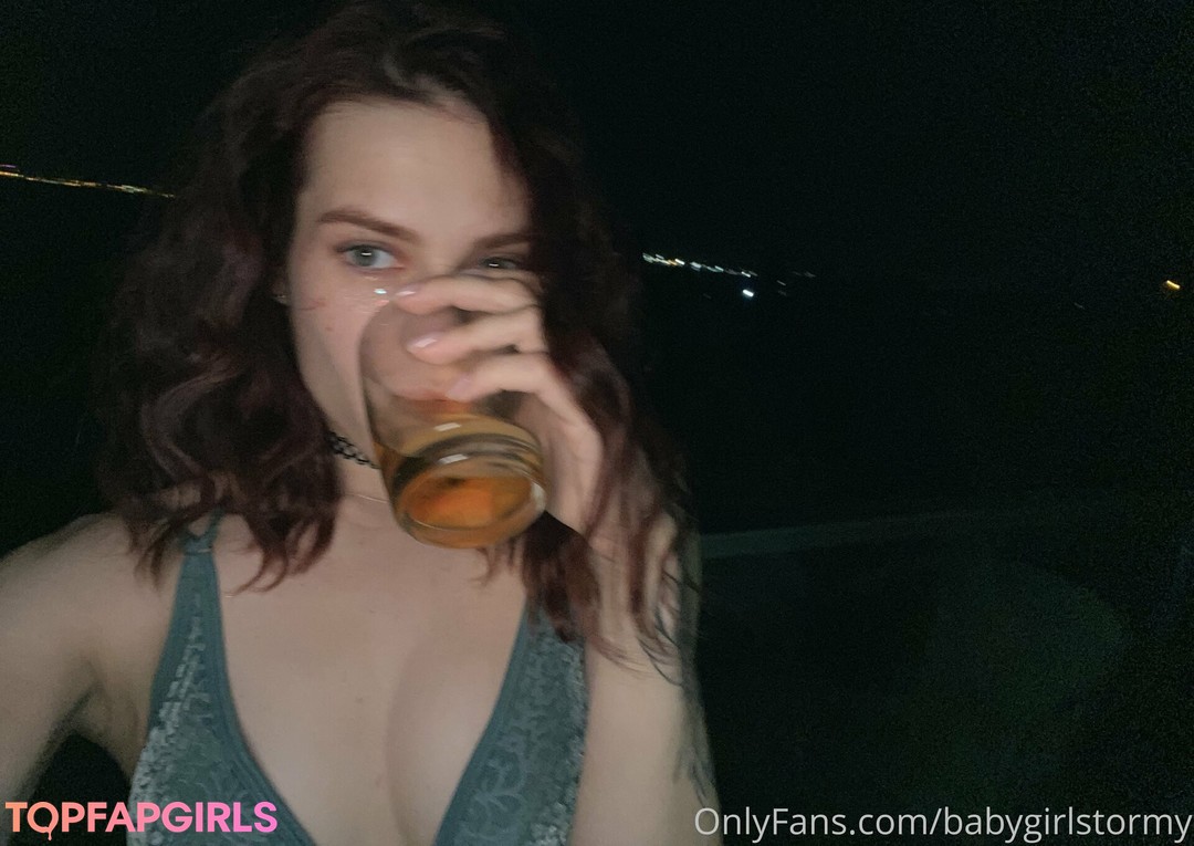babygirlstormy Sex auf OnlyFans