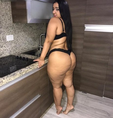 Adriana Jinett OnlyFans schlank