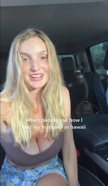 Isabella Abell OnlyFans-Leaks