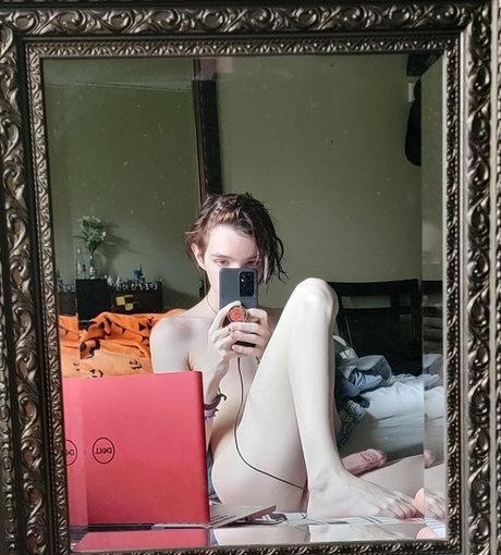 Bisectual NurlyFans-Brüste