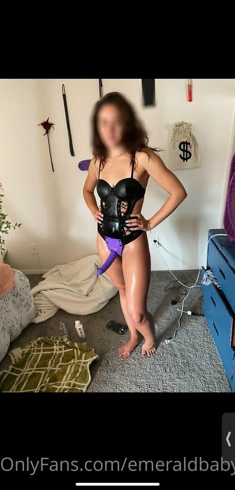 emeraldbaby1 OnlyFans Mega
