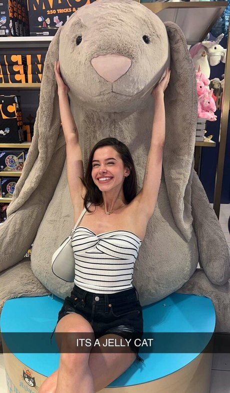 Lea Elui OnlyFans Leak