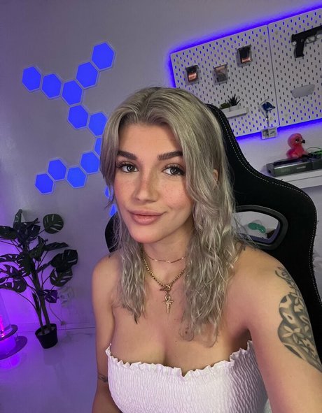 Kunshikitty Brüste OnlyFans