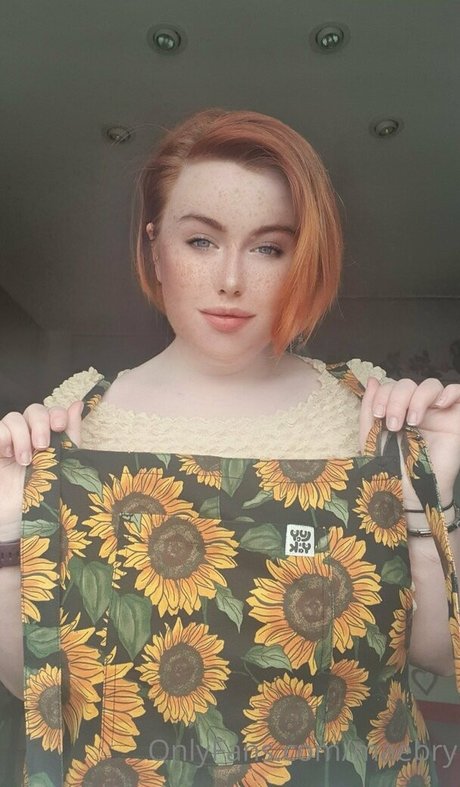 maebry Nacktbilder geleakt OnlyFans