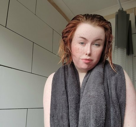 maebry OnlyFans-Seite