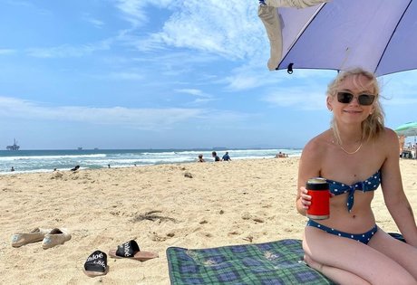 Emily Kinney OnlyFans Gratis