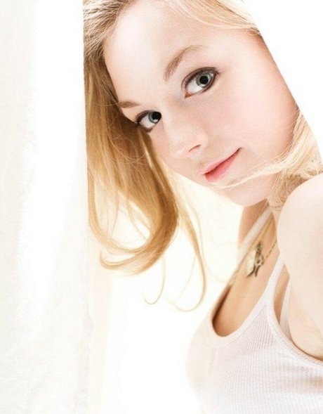 Emily Kinney OnlyFans Pornografie