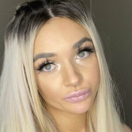 sadmachinethot Model OnlyFans Foto