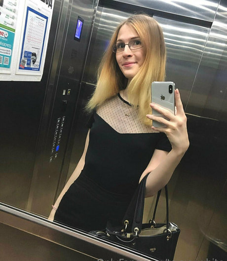 ts avy white OnlyFans-Bilder