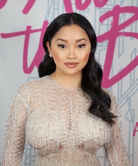 Lana Condor OnlyFans-Sex