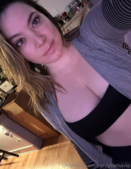 Curvyllama Nacktbilder von OnlyFans geleakt