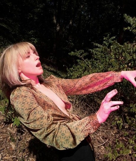 große rothaarige onlyfans kostenlos nackt Selfie