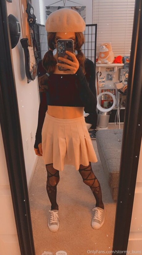 Stormy buns OnlyFans Nacktfotos