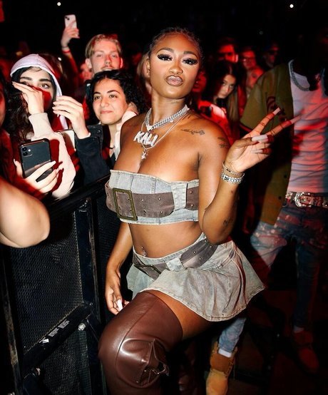 Kaliii Oben ohne OnlyFans