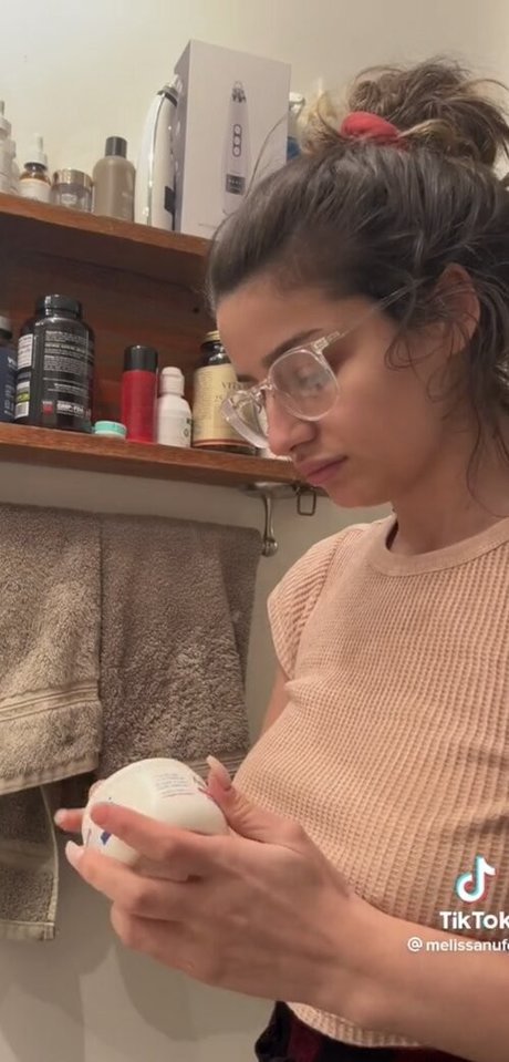 mnufo OnlyFans Model Fotos