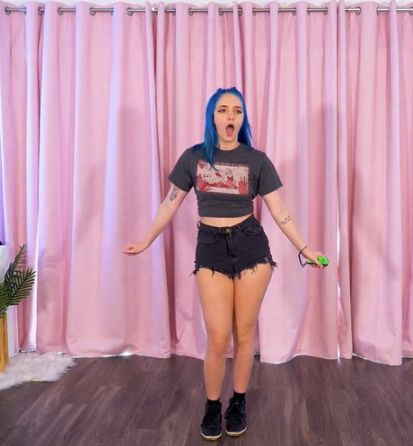 Littlesiha OnlyFans Sex