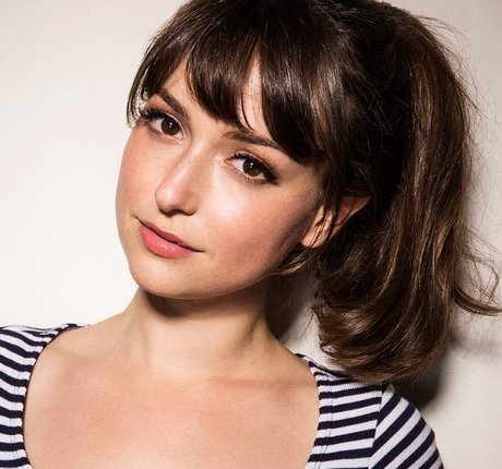 Milana Vayntrub OnlyFans Arsch Leak