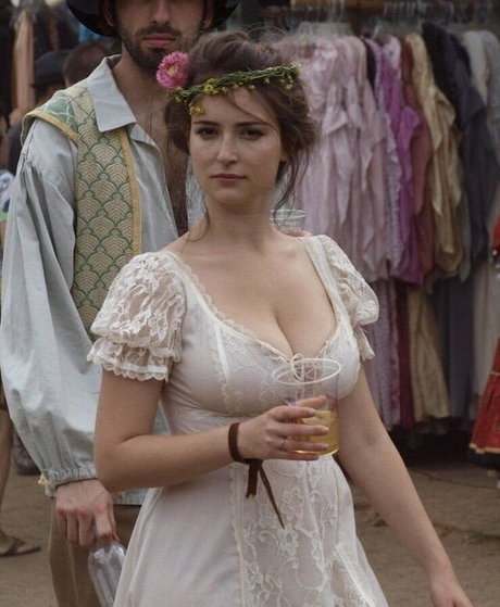 Milana Vayntrub Nacktbilder OnlyFans Leaks