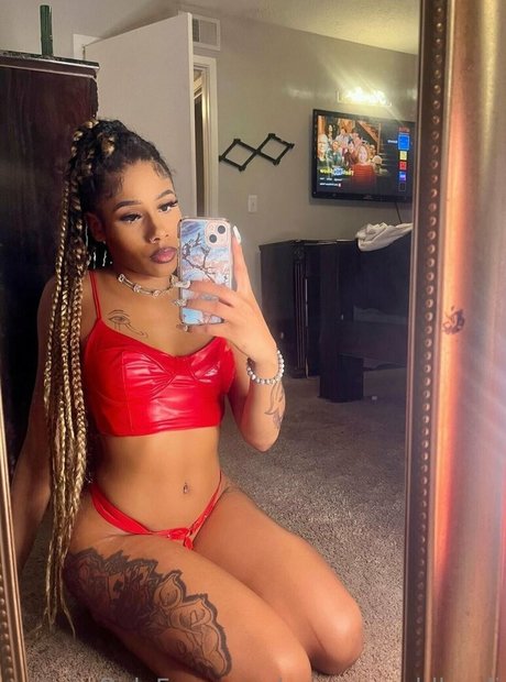 moneyworldkardi Nackt auf OnlyFans Leaks