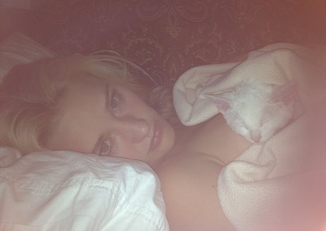 AJ Michalka OnlyFans geleakt