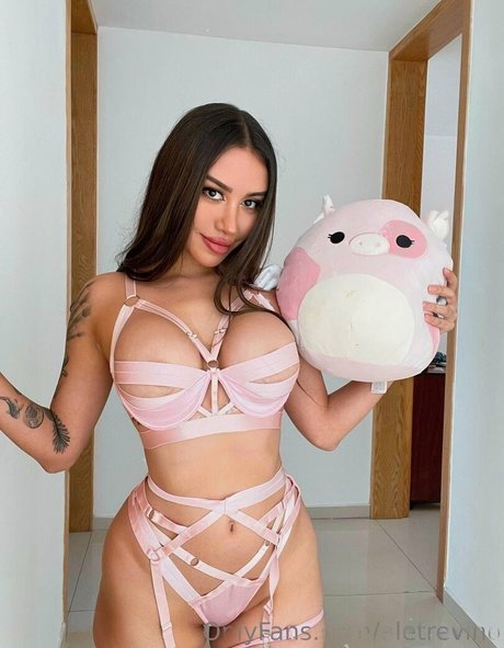 Aletrevino Nacktpornos auf OnlyFans