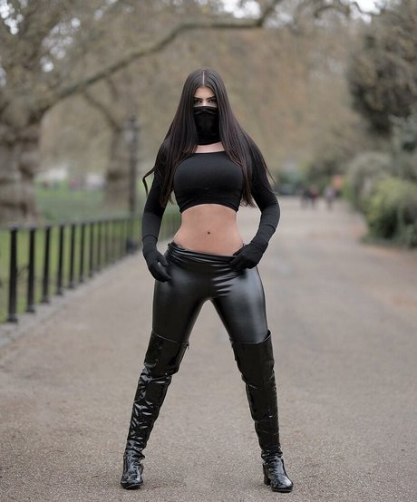 Victtoria Medeiros OnlyFans Striptease