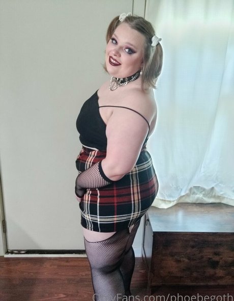 phoebegoth Nacktbilder OnlyFans Leaks
