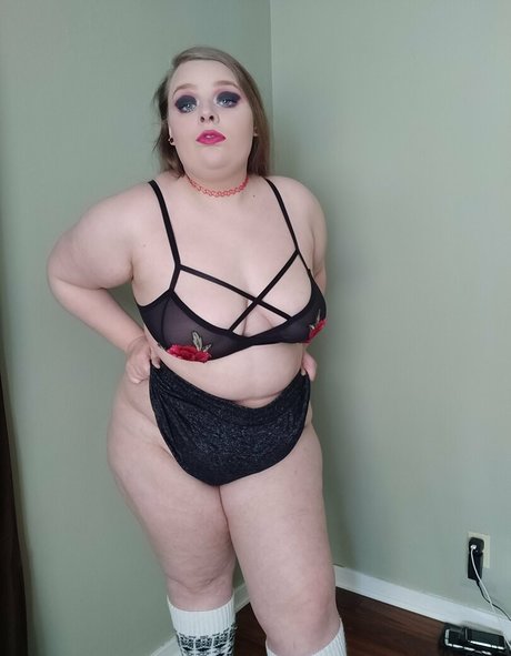 phoebegoth Leaked OnlyFans Bilder