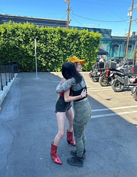 bethanymoorefree OnlyFans Lesbisch